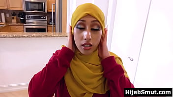 Preview 1 of 2bbc Anal - Muslim girl in hijab cheats on husband with personal trainer