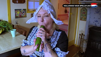 Preview 4 of Wad Gobblers 8 - Komkommer neuken,  sex met een Nederlandse MILF! - Dutch Dirty Games