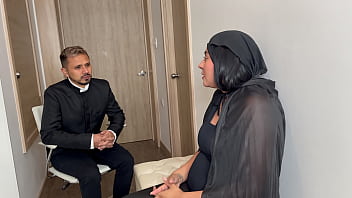 Preview 2 of Bound Gangbang Hd - Sacerdote se coge a una puta latina muy cachonda parte 1 - MelaniLatina