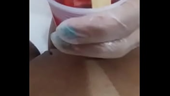 Preview 1 of Chiquillas Calientes - HIDRATA&Ccedil_AO NA BUCETA DA GOSTOSA EM SEGUIDA PRA GANHAR UM BRONZE