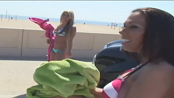 Preview 1 of Sister Ki Seal Phad Di - beach girls have lesbian orgy