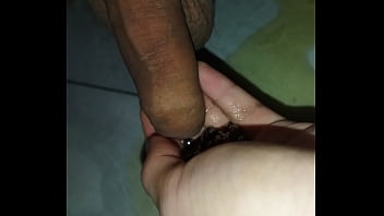 Preview 4 of Xxx Desi Vidyo - 玩玩小钢珠，塞进去跟尿出来都很爽