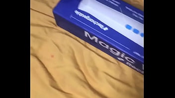 Preview 1 of Torturous Sex Video - Juega con su juguete mientras le mete un dildo PLAYING WITH HER MAGIG WAND WHILE I DILDO FUCK HER