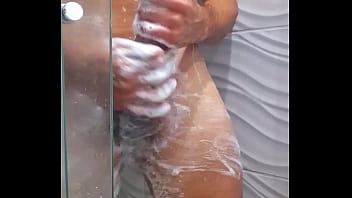 Preview 3 of Brrzzir Xxx Bf Video - Novinho cheio de tes&atilde_o,   gozando gostoso no banho