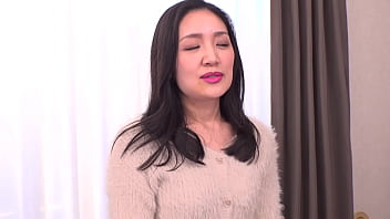 Preview 3 of Hapy Nuw Yar - 美貌とエロスの極致 花城穂果 46歳 初撮り人妻AVデビュー！