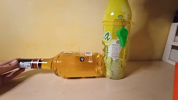 Preview 1 of Thsi Sex 18 - Botella de lima con pito se folla al Licor43 y lo domina como la perrita que es