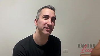 Preview 1 of Video Legenboyo - partes ineditas do dia que eu transei com o sobrinho do meu marido.