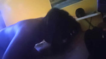 Preview 3 of Bhai Behan Ki Bf - pinoy blowjob habang nanonood ng tv