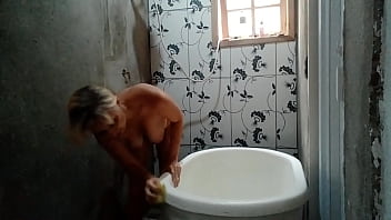 Preview 1 of Porno Small Marta - &Eacute_ uma puta faxineira de m&atilde_o cheia  Stella Still