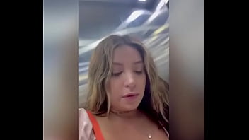 Preview 3 of Bokep Brazil Anakkecil Sma - Diann Ornelas la chica del Walmart se masturba en su elevador, casi la descubren sus vecinos