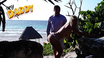 Preview 1 of Algerian Japanese - Me cogi a la novia de mi amigo en la playa