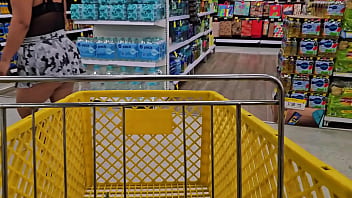 Preview 1 of Amarika 19 Yars Xnxx Nice - Venezuelan hotwife flashing her big ass in a supermarket in Medellin,  Colombia (Cuckold filming)