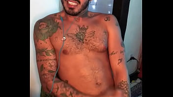 Preview 1 of Twin Girlsex - Maloca batendo uma 3