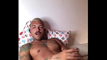 Preview 2 of Milt Boss - Boy abrindo rabo na c&acirc_mera