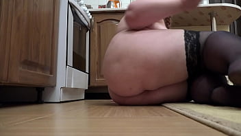 Preview 4 of Wife Dirty Talk Handjob - Carrot fuck anal. Chubby milf masturbates and shakes her fat booty. homemade fetish