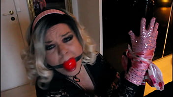Preview 2 of Trisha Rial Famili - News from Dizzy Miss Sizzy!