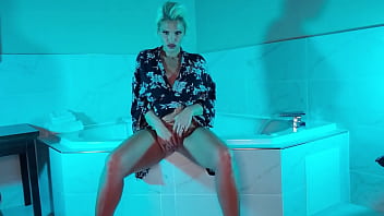Preview 1 of Xxxbangladashe - Charli Phoenix Bath-time with my favorite toys