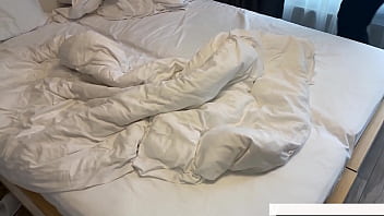 Preview 1 of Doctor And Patients Sex - the waiter brought breakfast,  the client&#039_s towel fell.