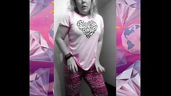 Preview 1 of Xoxoxo Teen Noor Men - Shaking my ass in my pjs