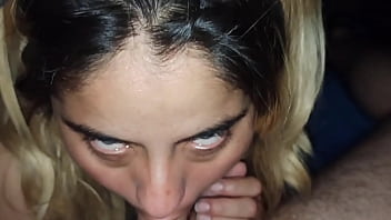 Preview 2 of Hd Hindi Bf Video Hindi Mai Bf - Amiga enga&ntilde_a a su novio y viene a mi casa de noche para darle una gran chupada a mi polla