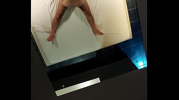 Preview 1 of Vk Whipping - espelho do teto do motel
