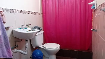 Preview 1 of Atk Galleria - Mi madrastra entra al ba&ntilde_o mientra me estoy masturbando luego me ayuda a ba&ntilde_ar termino follandomela como toda una puta con ese gran Culo