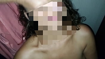 Preview 3 of Shemale Fucks Creampies Girl - Casada exibindo a buceta molhada para o macho
