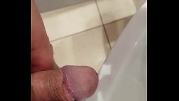 Preview 3 of Xnxxx Father - petit plaisir dans un wc de supermarch&eacute_