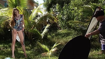 Preview 3 of Xxx Bollywod Sunny Leioni - Sexy Teen in a Hat and Dress Poses Naked