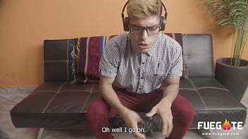 Preview 1 of Dolok Oan - Hermanastra VENECA cachonda se folla a hermanastro peruano GAMER.