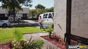 Preview 2 of Xxxxxnxxxxx Sex Videos - Delivery Deep Inside that Pussy