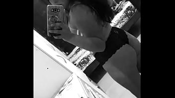 Preview 1 of Ita Shemale - Mi amiga buenisima me pasa pack