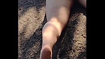 Preview 3 of Xxxx Videos 18 Years Hd - Ana se exibindo na praia