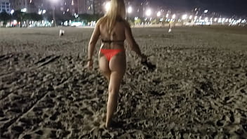 Preview 1 of Pakistani Urdu Sexi Vedio - Loira do tchan mostrando peitos e buceta na praia