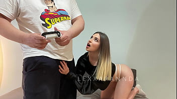Preview 4 of Alexis Ford Sex Video - Follamos mientras juega a GTA 5 ,  MAMADA Y PENETRACION ,  Voy a la casa de mi novio