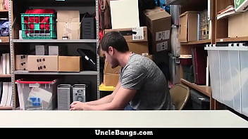 Preview 3 of Dring Pipi - Beefy Stud Got Fucked By Gay Mall Cop
