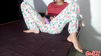 Preview 1 of 18yiyar Garl - Indian Desi real caught masturbating