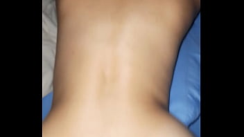 Preview 2 of Slim Sexonsofa - Le encanta anal a mi putita