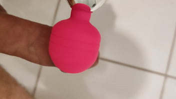 Preview 1 of Gambara Sex - Homem gozando com vibrador