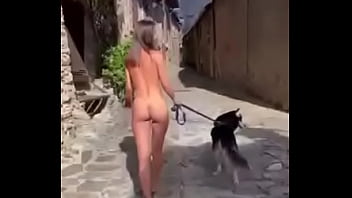 Preview 1 of Sleep Pussy Girl - Paseo desnuda por mi pueblo