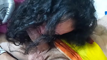Preview 2 of Slim Monster - Mujer mayor chupando la polla de un joven