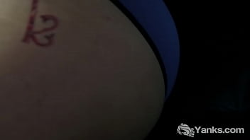 Preview 2 of Beezzer Hd Video - Yanks Babe Kitty du Jour Masturbating