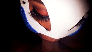 Preview 1 of Guys Incest - Mexicana hermosa con mascarada sexy le da una mamada a su hermanastro pervertido ella recibe semen en la boca