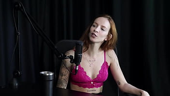 Preview 3 of Bee White - O cheirador broxa com frequ&ecirc_ncia,  se estiver afim do homem se esfor&ccedil_a mais,  e tem medo de morder a cabe&ccedil_a do pau - Debora Esteves (WATCH ON: SHEER/RED)