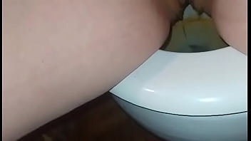 Preview 1 of Family Beutiy - Sexy pee (46 yo)