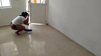 Preview 1 of Salesman Xnxx Com - Joven colombiana de gran culo se masturba su delicioso co&ntilde_o junto a su mu&ntilde_eca TANTALY