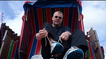 Preview 2 of Porn Indin Movis - Schnappschuss meiner Nylonf&uuml_&szlig_e im Strandkorb ** Urlaub Wangerland **