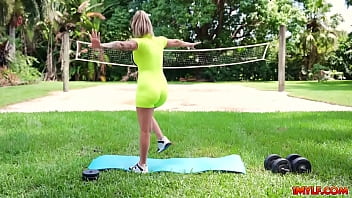 Preview 1 of Sxe Ind - This lucky stud gets to test this milfs twerking to the test