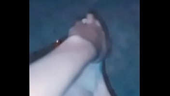 Preview 2 of Big Granny Bbw - Colocando Cremita en mis pies como me lo pidieron Chicos