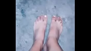 Preview 1 of Big Granny Bbw - Colocando Cremita en mis pies como me lo pidieron Chicos
